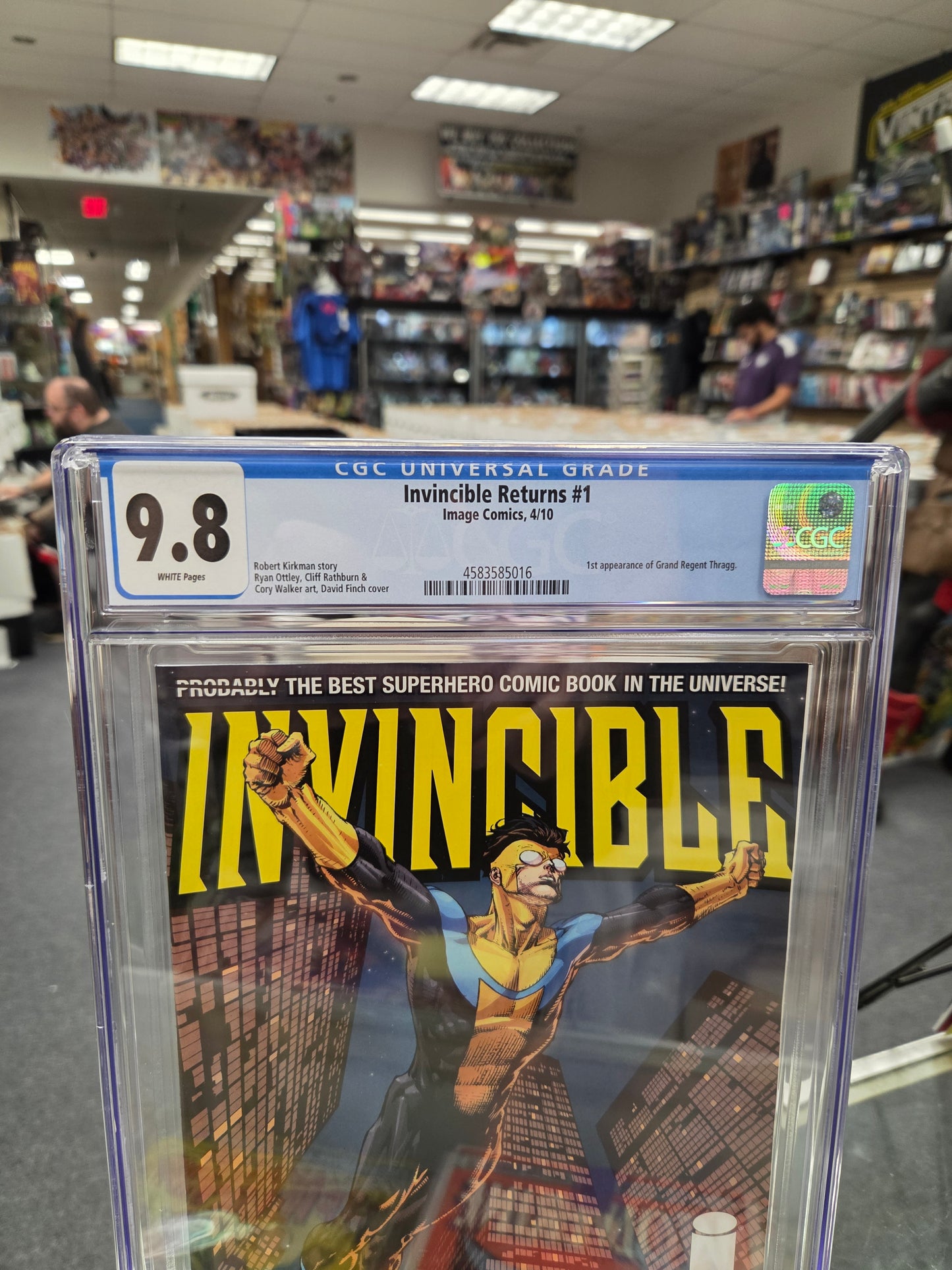 Invincible Returns #1 (CGC 9.8) 1st Thragg