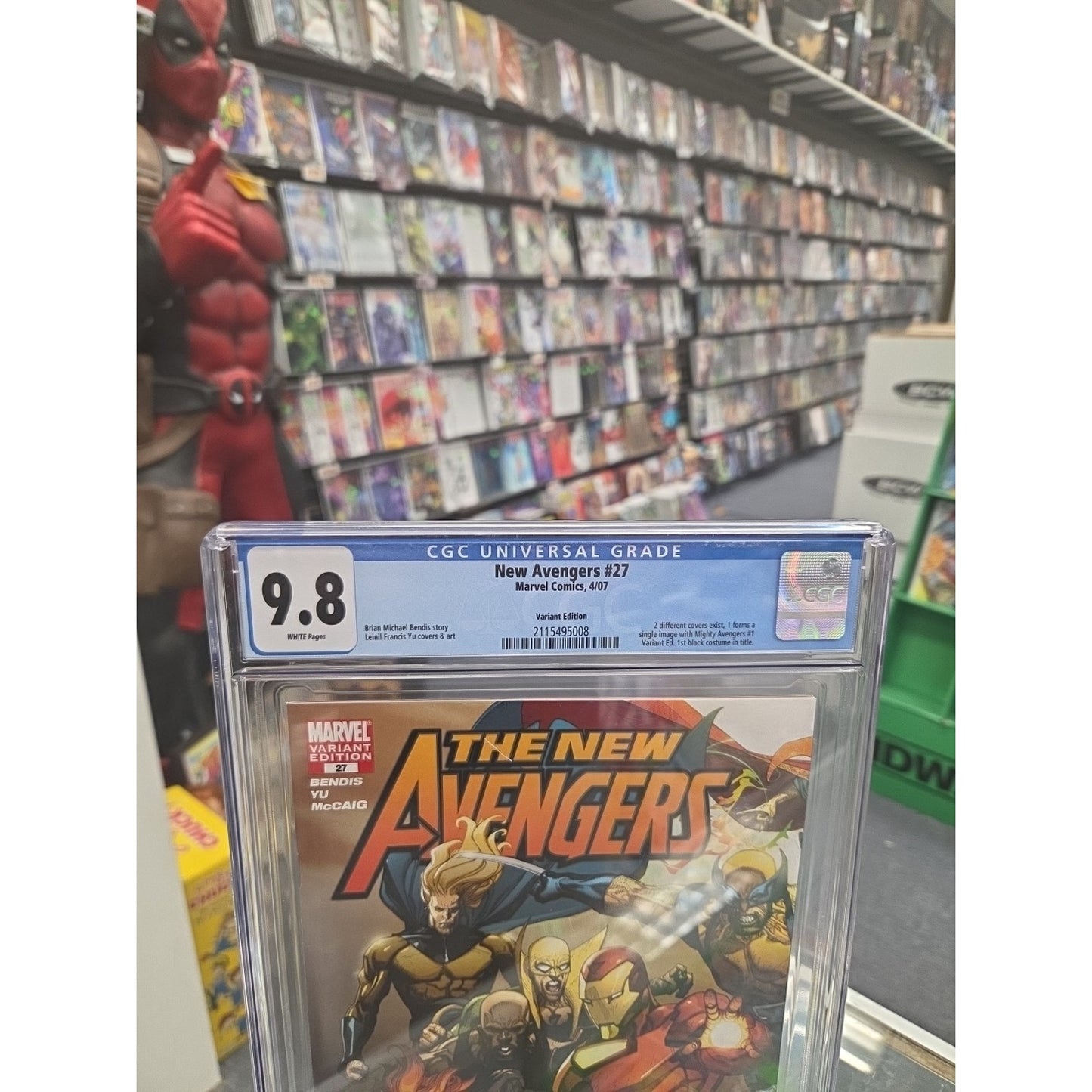New Avengers #27 (CGC 9.8) 1:100 Yu Variant