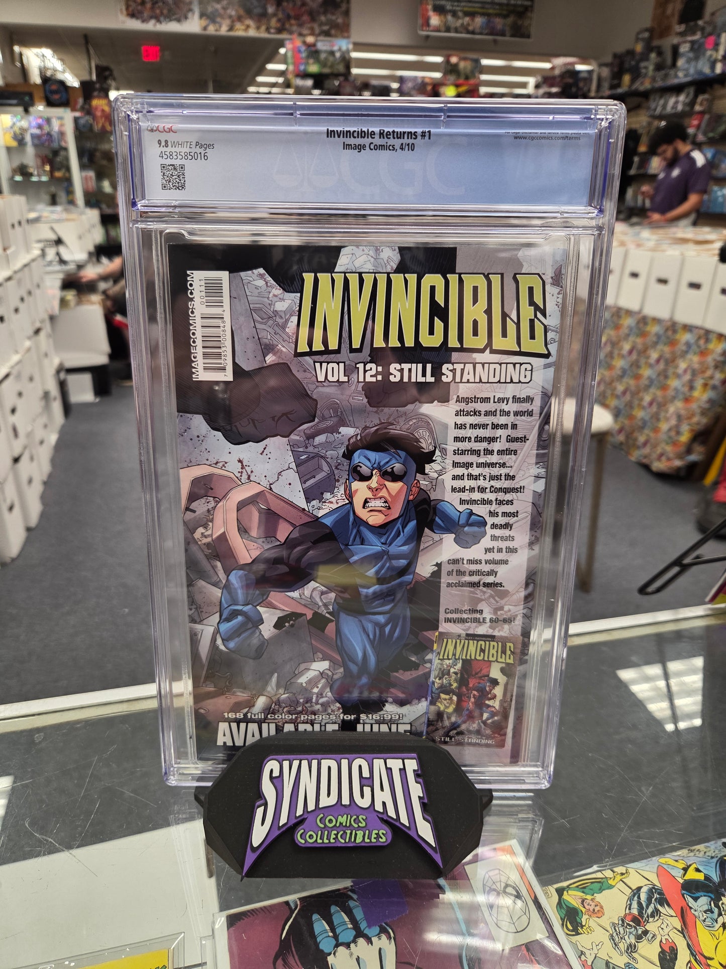 Invincible Returns #1 (CGC 9.8) 1st Thragg