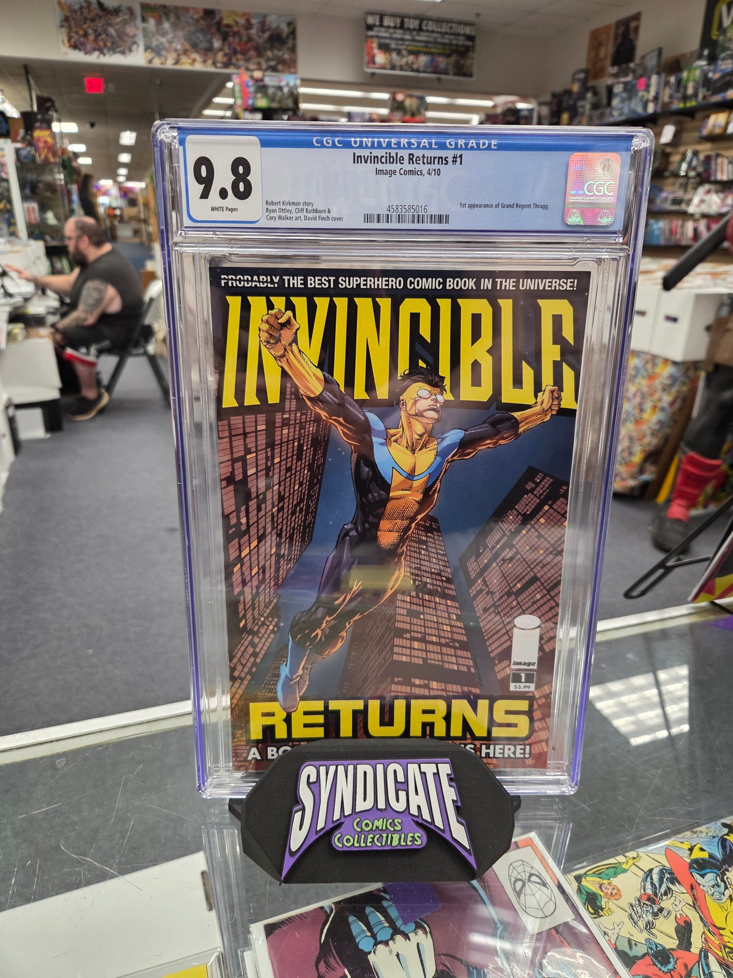 Invincible Returns #1 (CGC 9.8) 1st Thragg